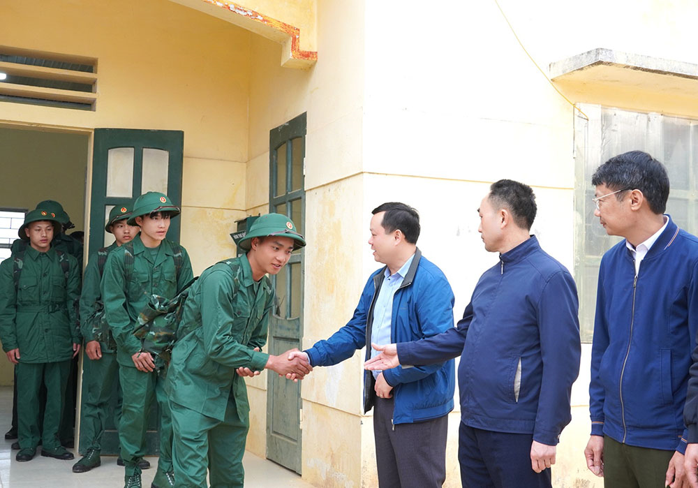 Tuyên Quang: Xã Sơn Vĩ gặp mặt thanh niên lên đường nhập ngũ năm 2026

